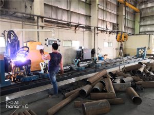 Fiber lazer kesim için çelik kesme makinası metal boru kesme